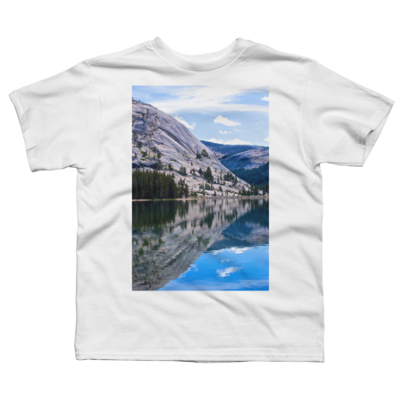 Yosemite Mountain Lake Reflection